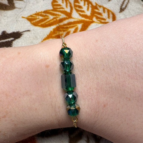 Handmade Green and Gold Beaded Bolo Bracelet - Picture 5 of 7